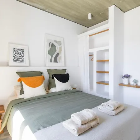 Villa Lefkos Lofos In Paros