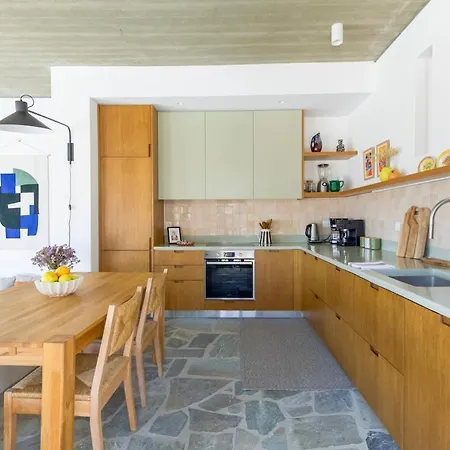 Lefkos Lofos In Paros * Kostos