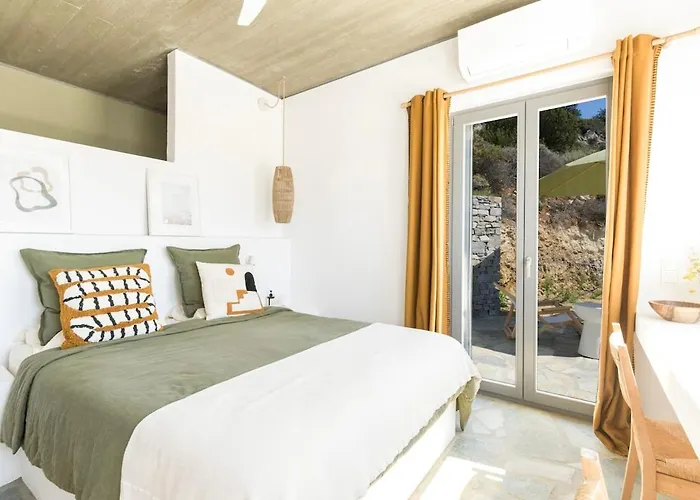 Lefkos Lofos In Paros Kostos