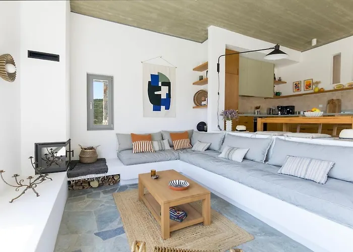 Lefkos Lofos In Paros Kostos