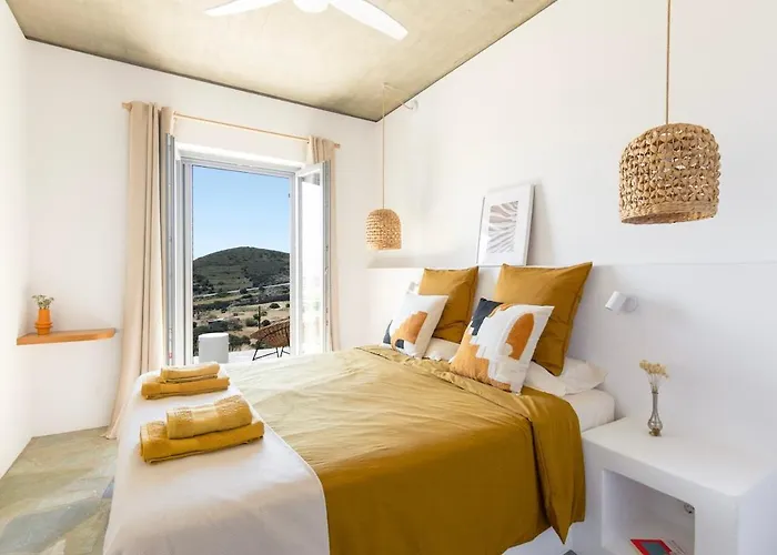 Lefkos Lofos In Paros Villa *