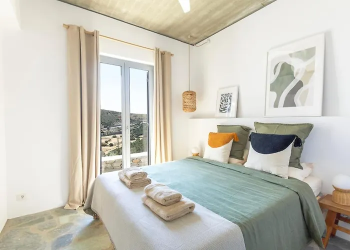 Lefkos Lofos In Paros Villa Kostos