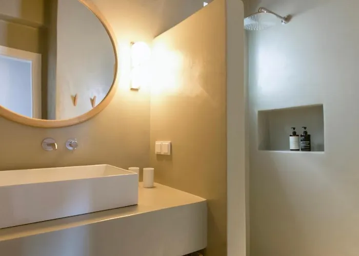 Lefkos Lofos In Paros * Kostos